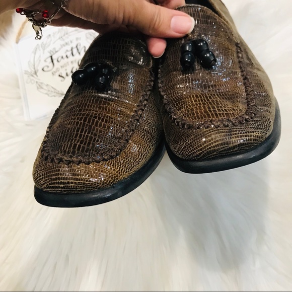 Stuart Weitzman Brown Embossed Loafers Sz 8.5AA - Picture 6 of 9